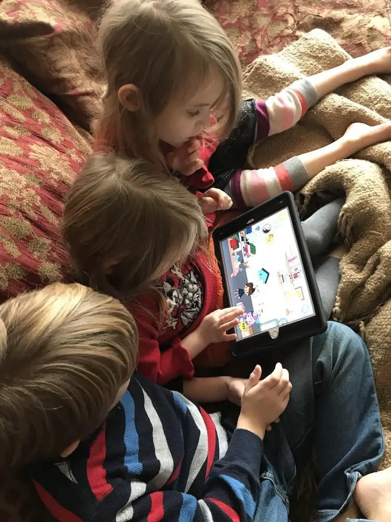 Here are 3 Amazing Apps for Preschoolers that seamlessly weave together open-ended play, preschool skills, and technology!